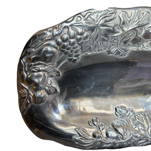 Tabletops Unlimited Aluminum Oval Platter Serving Bowl, 20" x 14 x 2 1/2" High - Picture 8 of 8